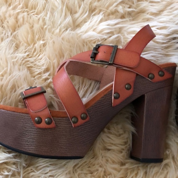 Carmel Sandals - Picture 2 of 3